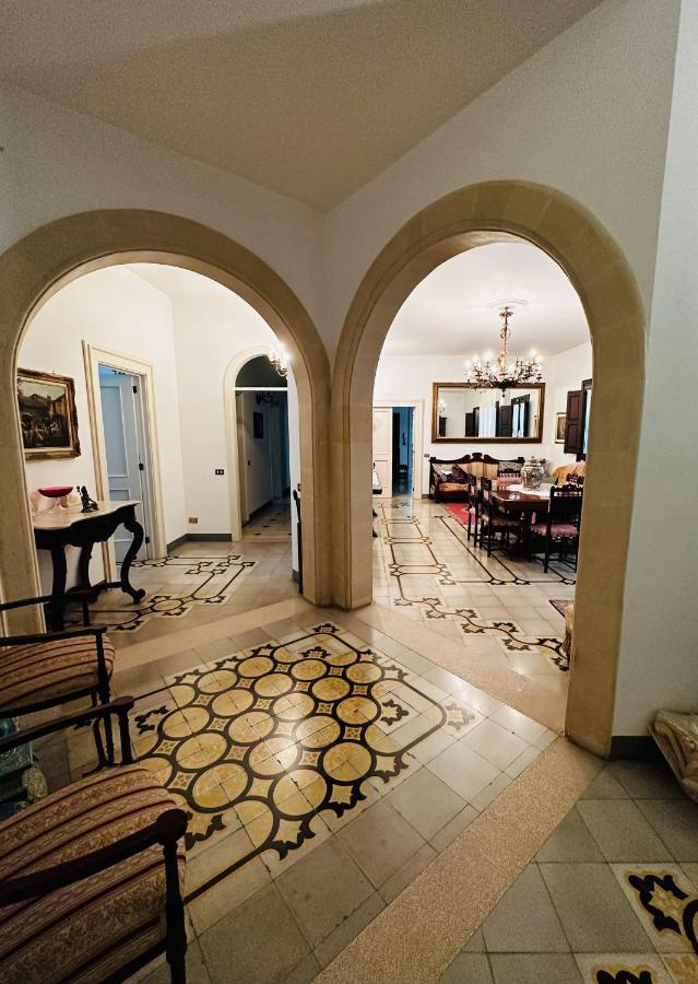 Elegante Appartamento Nel Cuore Del Barocco Lecce Extérieur photo