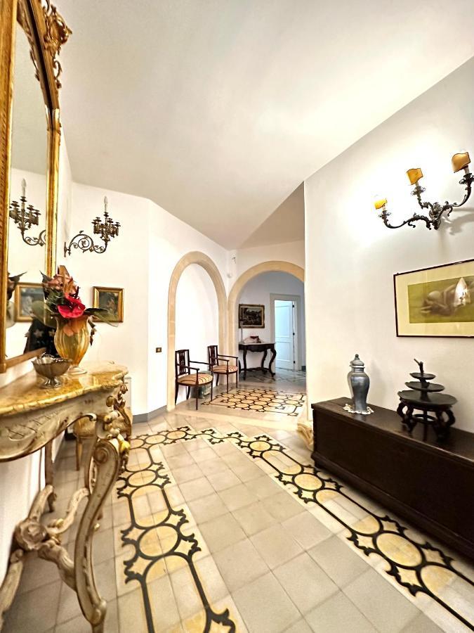 Elegante Appartamento Nel Cuore Del Barocco Lecce Extérieur photo