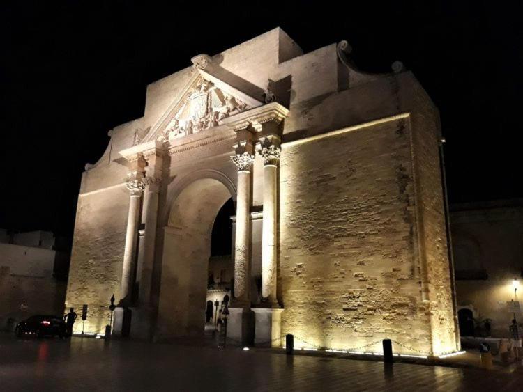 Elegante Appartamento Nel Cuore Del Barocco Lecce Extérieur photo
